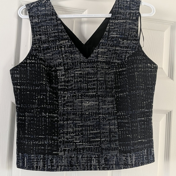 Banana Republic Tops - V neck banana republic top